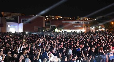Sinan Akçıl konseri büyük ilgi gördü