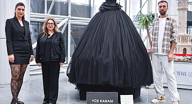 Siyah gelinlikle 'şiddet' farkındalığı