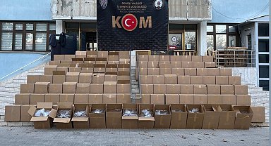 Şüpheli tırdan 2,4 ton kaçak tütün çıktı