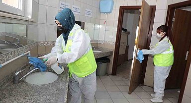 Talas'ta okul temizlikleri tüm hızıyla sürüyor