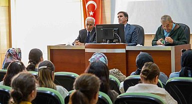 Tarsus'ta 'İpek Böcekçiliği Yetiştiriciliği' semineri' düzenlendi