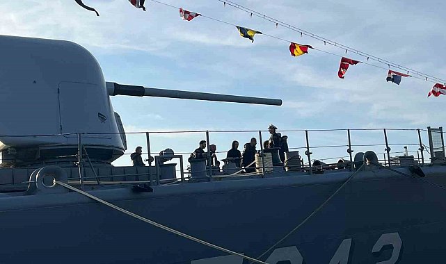 TCG Fatih'e ziyaretçi akını