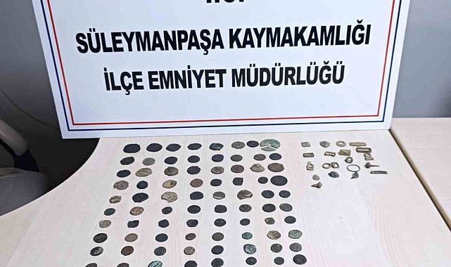 Tekirdağ'da kaçak kazı operasyonunda 145 sikke ele geçirildi