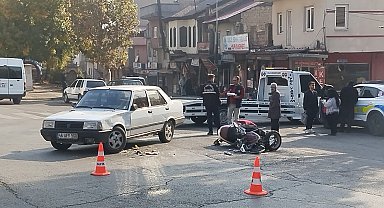 Ters yönden gelen otomobil motosiklete çarptı: 1 ölü