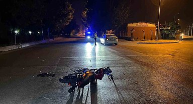 Ticari taksi ile motosiklet çarpıştı, 1 kişi yaralandı