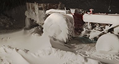Tokat'ta kar timleri zorlu hava şartlarına karşı görev başında
