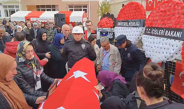 Trafik kazasında şehit olan polis memuru son yolculuğuna uğurlandı
