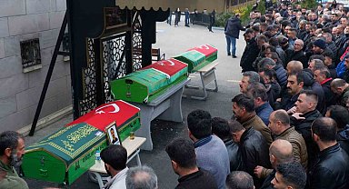 Trafik kazasında vefat eden üç arkadaş gözyaşlarıyla uğurlandı