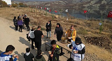 Tunceli'de şehit öğretmenler adına fidan dikildi