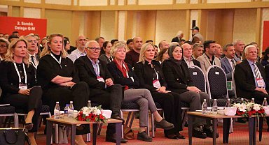 Türkiye Tenis Federasyonu'nun yeni başkanı Şafak Müderrisgil oldu