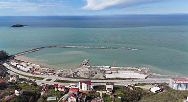 Türkiye'nin en büyük balıkçı barınağının yüzde 70'i tamamlandı