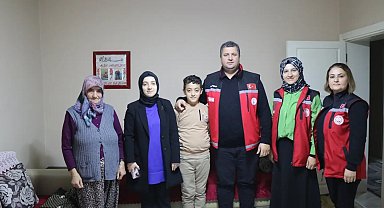 Ulu çınar ve torunları evlerinde ziyaret edildi