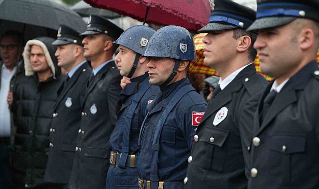 Üsküdar'da 10 Kasım'da "Ata'ya saygı zinciri" oluşturuldu