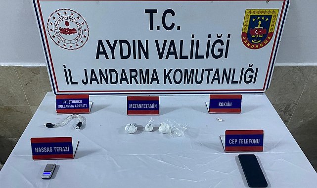 Uyuşturucu ile taksiye binen kadın, jandarmadan kaçamadı