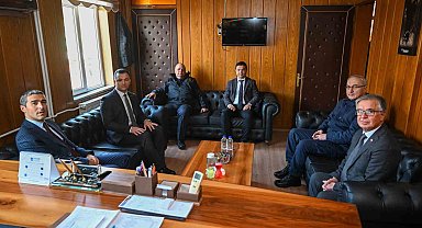 Vali Aktaş, Karahallı ilçesinde ziyaretler gerçekleştirdi