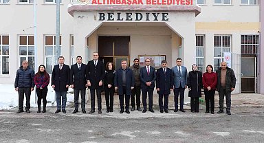 Vali Aydoğdu, Altınbaşak Belediyesini ziyaret etti