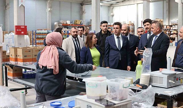 Vali Aygöl, seramik fabrikasına ziyaret