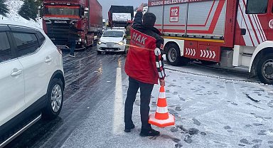 Van kurtarma ekibi, Bolu Tüneli'ndeki kazaya müdahale etti