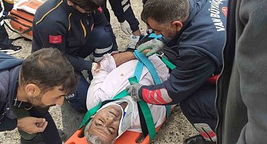 Van'da minibüs kanala düştü: 1 ölü
