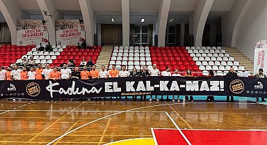 Voleybol maçında Jandarmadan Kadına Şiddet farkındalığı
