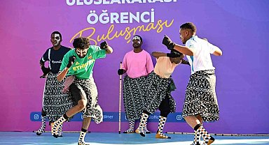 Yabancı öğrenciler kültürlerini tanıttı