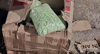 Yakalanacağını anlayınca 133 kilogram extacy ve esrarı çöpe atmaya çalıştı