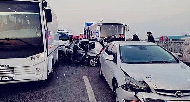 Yalova'da 5 araçlı zincirleme kaza: 4 yaralı