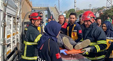 Yalova'da kamyonet kamyona arkadan çarptı: 1 yaralı
