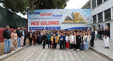 Yenipazar Belediyesi'nden ilçede yaşayan vatandaşlara kitap fuarı gezisi
