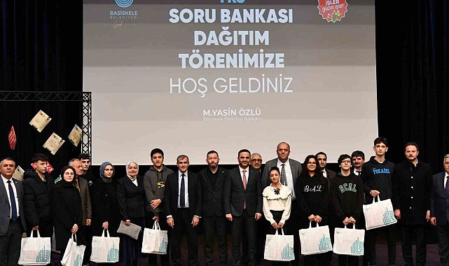 YKS'ye hazırlanan öğrencilere soru bankası seti desteği