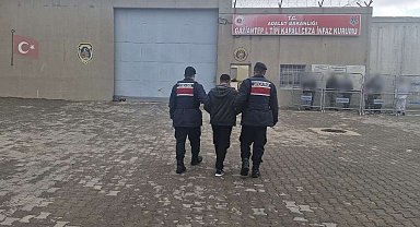 Yol keserek yağma yapan firariyi jandarma yakaladı