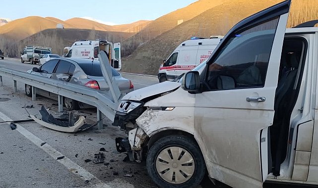Yüksekova'da trafik kazası: 3 yaralı