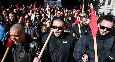 Yunanistan'da işçiler genel greve gitti: Binlerce kişi gösteri düzenledi
