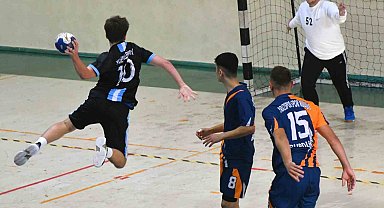 Yunusemre Belediyespor hentbolda lige puanla başladı