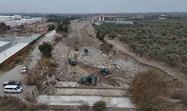 Zeytinli Çayı'nda ıslah çalışması yapılıyor