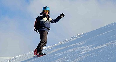 Zigana'nın zirvelerinde snowboard keyfi