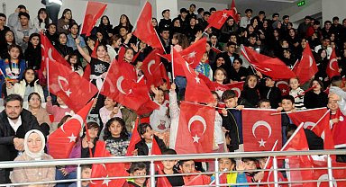 2. Ordu Komutanlığı bandosunun Cizre'deki konserini bin 500 kişi izledi