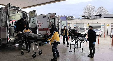 2 otomobil çarpıştı, 2 kişi yaralandı