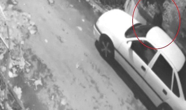 'Pes' dedirten hırsızlık: Saniyeler içerisinde otomobilin aynasını çaldı