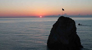 50 yıl sonra ilk: Deniz, kayalıkların çevresinden çekildi