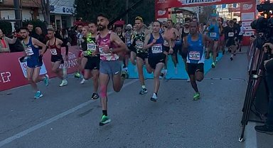6. Gazi Yarı Maratonu ve Halk Koşusu coşkuyla başladı