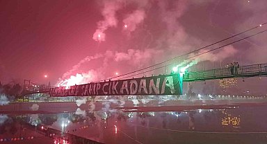Adana Demirspor'da taraftar 84. yılı coşkuyla kutladı