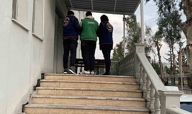 Adana'da aranan 2 şahıs yakalandı
