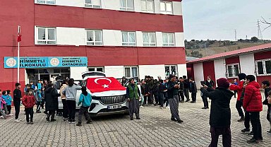 Adana'da Yerli Malı Haftası'nda çocukların Togg heyecanı