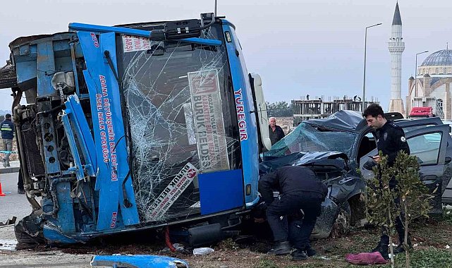 Adana'da yolcu midibüsü ile cip çarpıştı: 7 yaralı