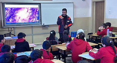 AFAD okullarda afet eğitimi veriyor