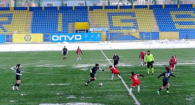 Ağrı Aile ve Sosyal Politikalar Gençlik ve Spor, Kayseri Kılıçaslan Yıldızspor'u 1-0 mağlup etti