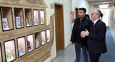 Ağrı Milli Eğitim Müdürü Kökrek, başarılı doktoru makamında ağırladı