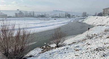 Ağrı'da dondurucu soğuklar etkisini sürdürüyor