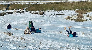 Ağrı'da karın tadını çocuklar çıkardı